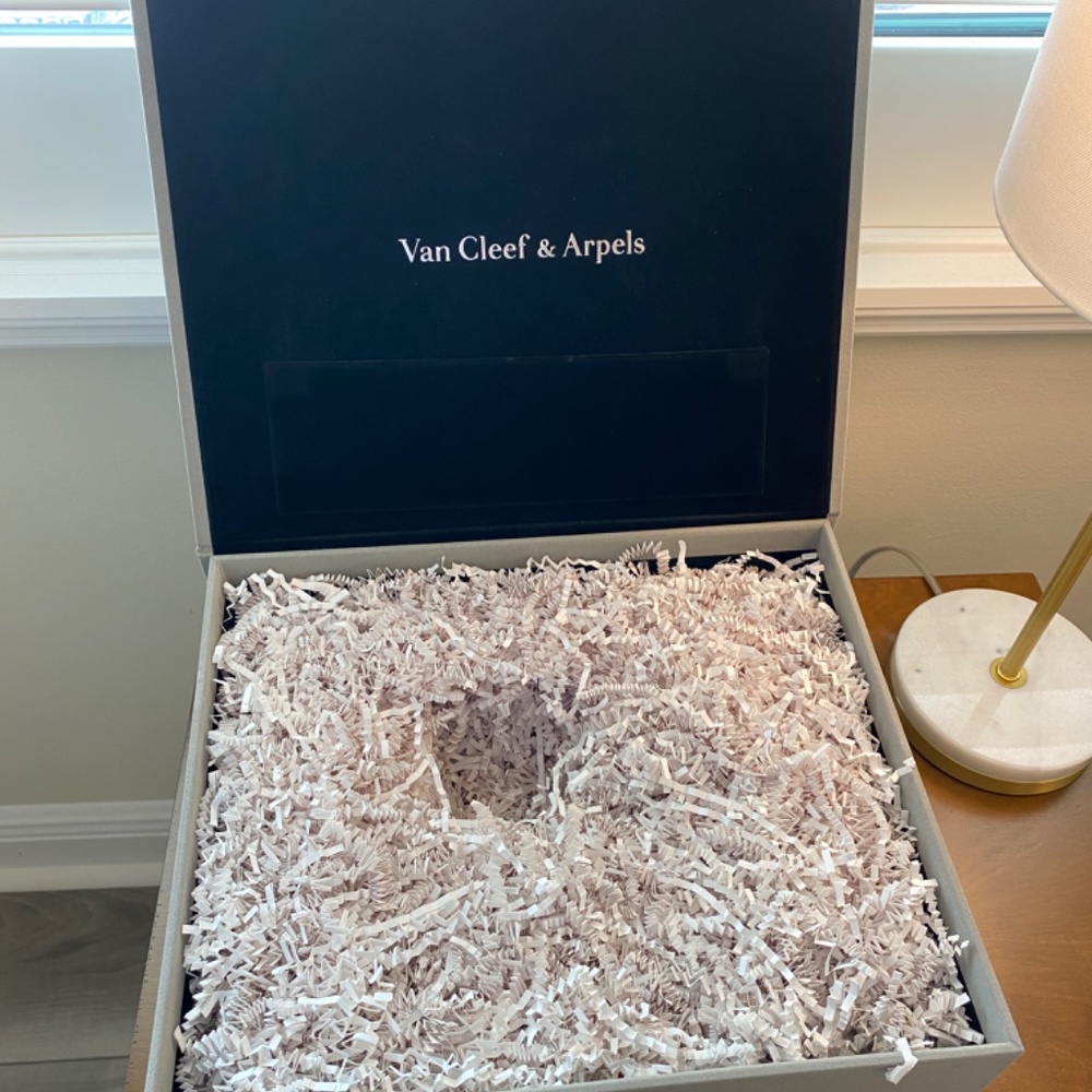Van Cleef & Arpels packaging lot Listing 2 - Picture 2 of 8